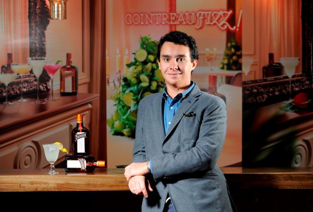 2. 作為君度家族第六代傳人，Alfred Cointreau致力于將君度傳承百年的卓越品質(zhì)與品牌文化分享給更多的人，將絕佳品質(zhì)與口感的君度橙酒帶給全中國。