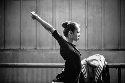備戰(zhàn)藝考的女孩游思行/CFP 備戰(zhàn)藝考的女孩游思行/CFP