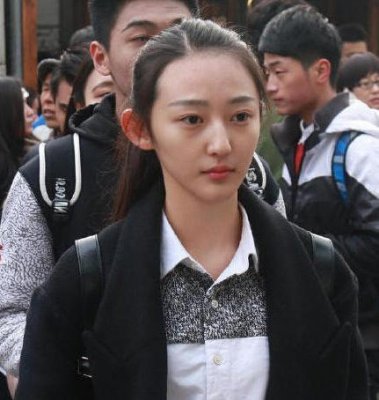 17歲藝考女神走紅 因太美考生拒與其同場