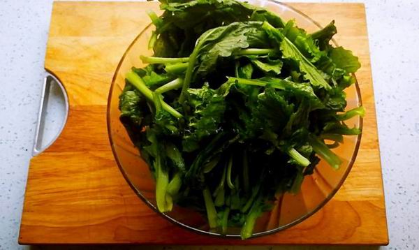 想減肥就長(zhǎng)小白菜 這樣蒸著吃比肉香又健康又美味！