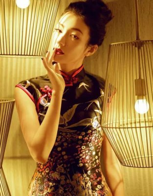 94年的她憑借高級臉成就30億票房女主！