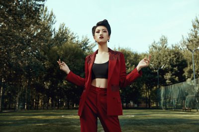 新時(shí)代模特石羽莎實(shí)踐大片