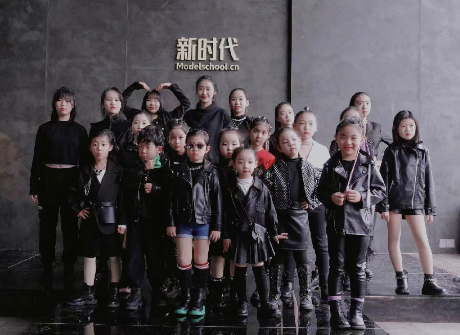 少兒模特訓(xùn)練可以改善孩子的不良體態(tài)嗎？