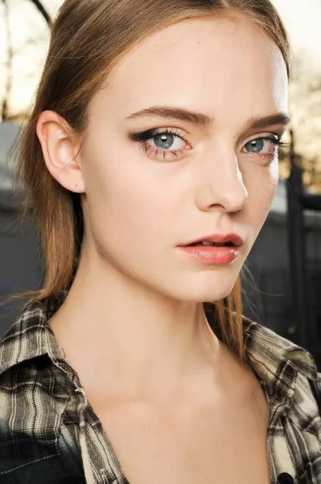 時(shí)尚的代言荷蘭超模Nimue Smit